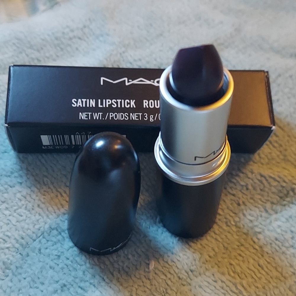 ...Mac Lipstick color Cyber